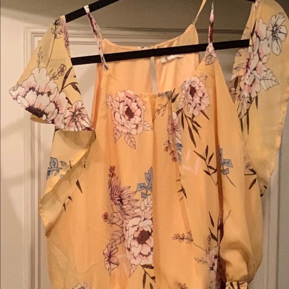 Cold shoulder hi-low hem dress - Picture 2 of 3